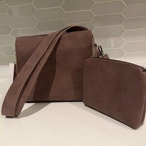 Brown 9" x 8" bag.